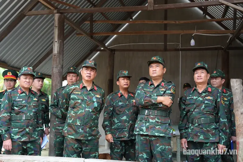 Thủ trưởng Bộ Tư lệnh Quân khu kiểm tra kết quả xây dựng các công trình tại Trường bắn Quốc gia khu vực 3 