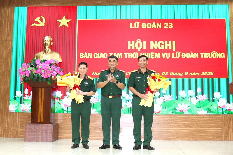 Bàn giao tạm thời nhiệm vụ Lữ đoàn trưởng Lữ đoàn 23
