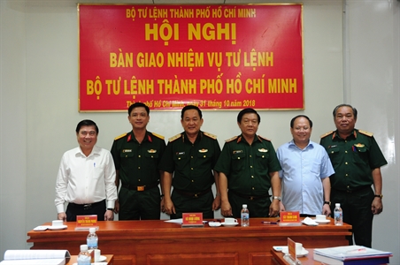 Hội nghị bàn giao nhiệm vụ Tư lệnh Bộ Tư lệnh thành phố Hồ Chí Minh