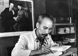 Lời Bác Hồ dạy ngày này năm xưa: "Tình báo là tai mắt. Tai phải tỏ, mắt phải sáng, thì đầu óc định kế hoạch mới đúng..."