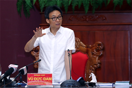 Kiên trì bám chốt, "chung sống an toàn với dịch"