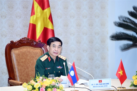 Việt Nam đặc biệt coi trọng quan hệ hữu nghị vĩ đại, đoàn kết đặc biệt và hợp tác toàn diện với Lào