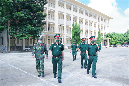 Bộ Tư lệnh TPHCM kiểm tra, động viên cán bộ, chiến sĩ làm nhiệm vụ tại khu cách ly