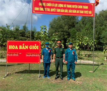 Ban CHQS huyện Chơn Thành kiểm tra bắn đạn thật cho dân quân tự vệ