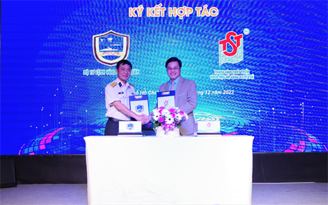 Bộ Tư lệnh Vùng 2 Hải quân ký kết hợp tác với Trung tâm Phát triển Khoa học và Công nghệ trẻ TPHCM