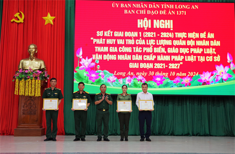 Tỉnh Long An sơ kết 3 năm thực hiện đề án phát huy vai trò của Quân đội tham gia phổ biến, giáo dục pháp luật