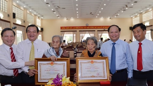 Phong tặng và truy tặng danh hiệu “Bà Mẹ Việt Nam anh hùng” cho 30 mẹ