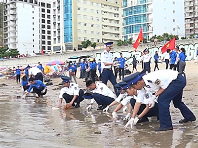 Tỉnh Bà Rịa – Vũng Tàu: Ra quân làm sạch môi trường biển